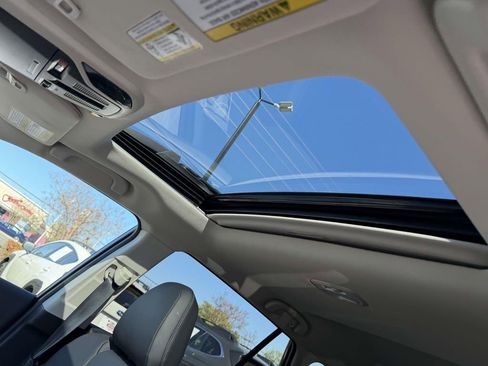 Used 2025 Subaru Outback Limited AWD/4WD image 19