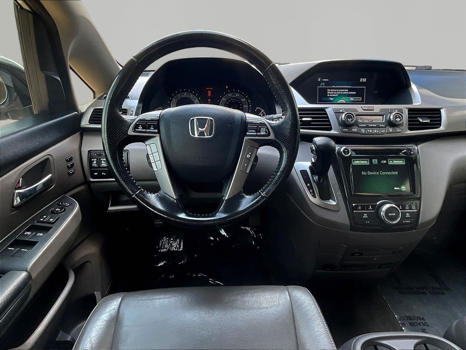 Used 2016 Honda Odyssey Touring Elite image 8