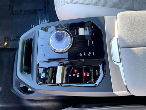 Used 2025 BMW iX xDrive50 w/ Convenience Package image 18