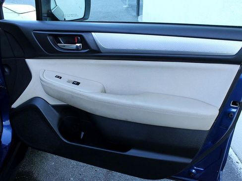 Used 2017 Subaru Outback 2.5i Premium image 24