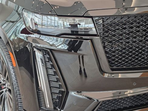 Certified 2023 Cadillac Escalade V w/ LPO, Floor Liner Package AWD/4WD image 6