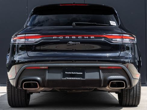 Certified 2026 Porsche Macan AWD/4WD image 10