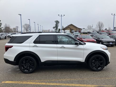 Used 2023 Ford Explorer ST-Line w/ Class IV Trailer Tow Package AWD/4WD image 5