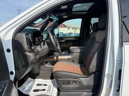 Used 2024 Chevrolet Silverado 3500 High Country w/ High Country Premium Package AWD/4WD image 11