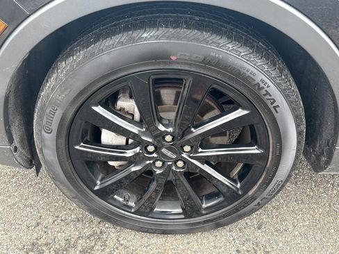 Used 2023 Lincoln Nautilus Reserve w/ Equipment Group 201A image 10