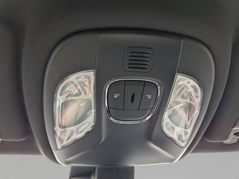 Used 2025 Jeep Compass Latitude AWD/4WD image 27