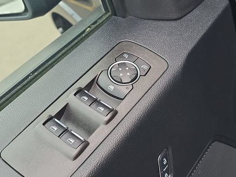 Used 2018 Ford F150 XLT w/ Equipment Group 302A Luxury AWD/4WD image 9