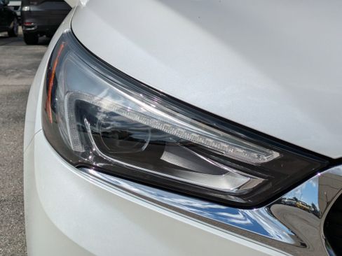 Used 2021 Buick Enclave Essence FWD image 10