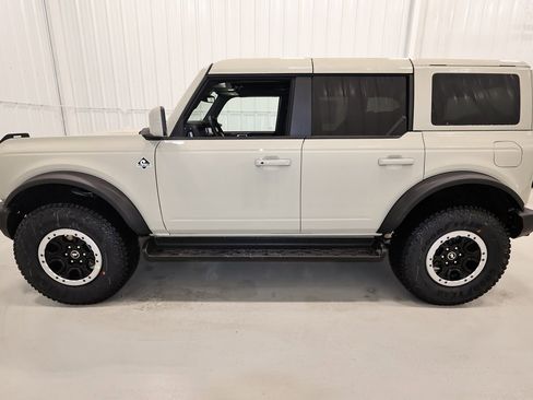 New 2025 Ford Bronco Outer Banks w/ Sasquatch Package image 5