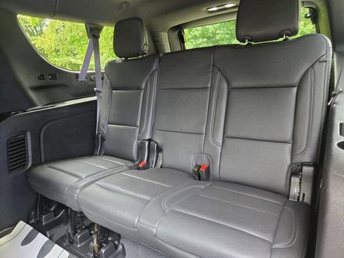 Used 2023 Chevrolet Suburban Z71 w/ Luxury Package AWD/4WD image 20