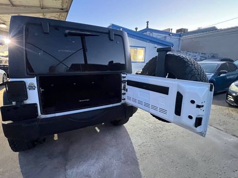 Used 2015 Jeep Wrangler Unlimited Sport w/ Quick Order Package 24S AWD/4WD image 6