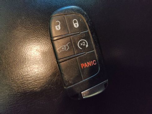 Used 2015 Jeep Grand Cherokee Limited w/ Trailer Tow Group IV image 32