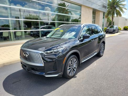 Certified 2026 INFINITI QX60 Luxe w/ Cargo Package FWD image 8