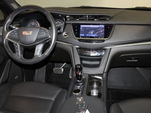 Certified 2022 Cadillac XT5 Sportv w/ LPO, ONYX Package AWD/4WD image 16