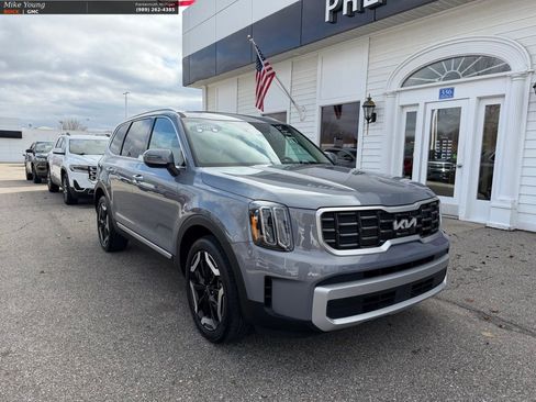 Used 2025 Kia Telluride S image 3
