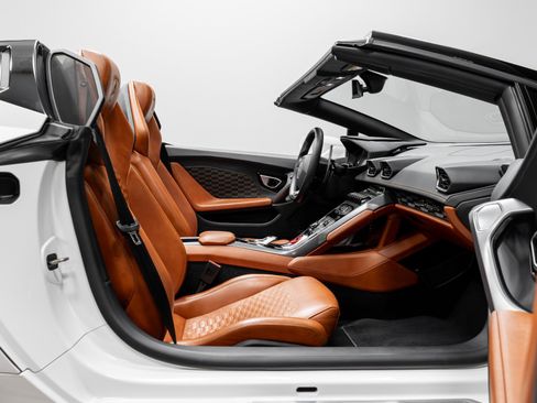 Used 2019 Lamborghini Huracan LP 580-2 RWD image 22