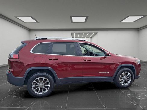 Used 2019 Jeep Cherokee Latitude Plus image 8