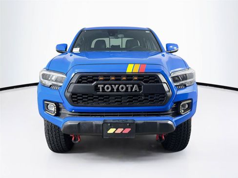 Used 2021 Toyota Tacoma TRD Off-Road w/ Technology Package AWD/4WD image 8