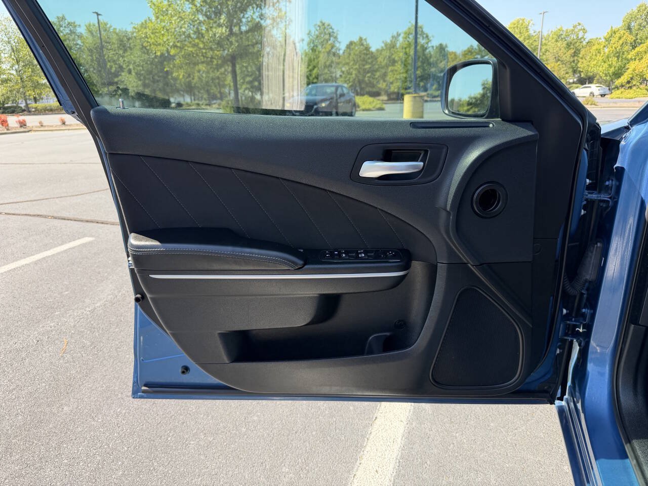 Used 2020 Dodge Charger SXT RWD image 12