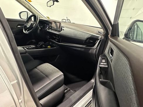 Used 2022 Nissan Rogue SV AWD/4WD image 26