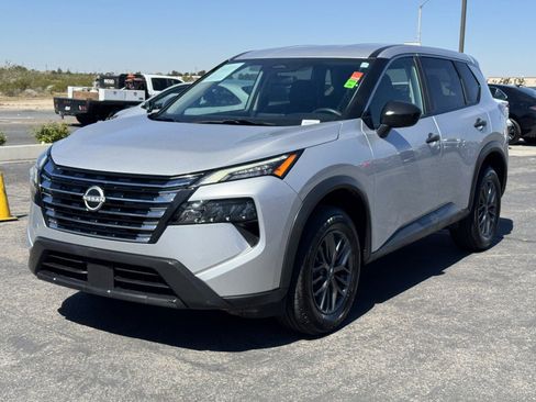 Used 2024 Nissan Rogue S image 3