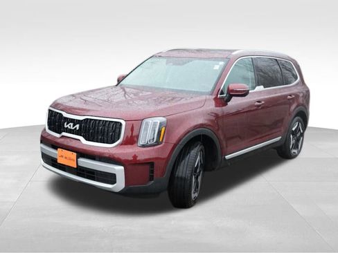 Certified 2024 Kia Telluride EX image 11