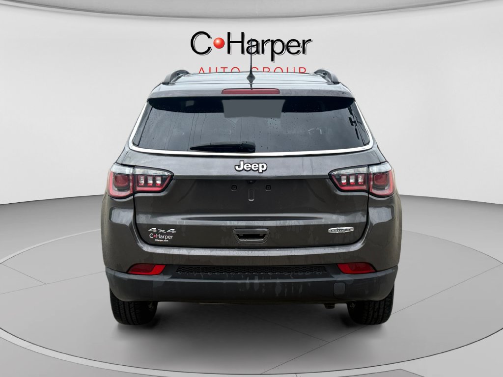 Used 2018 Jeep Compass Latitude w/ Cold Weather Group AWD/4WD image 4