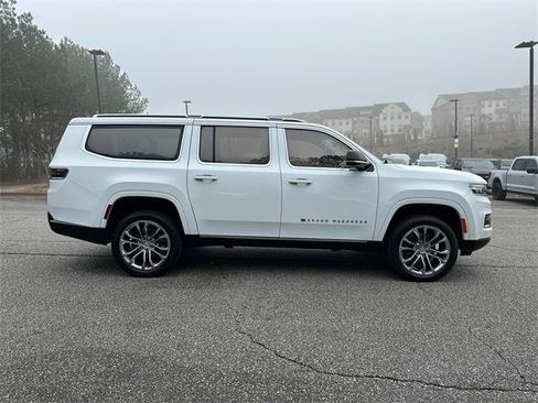 Used 2023 Jeep Grand Wagoneer L Series II w/ Premium Group II image 8