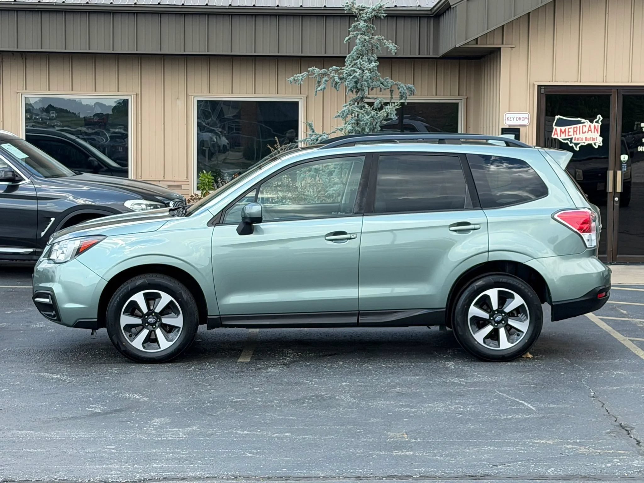 Used 2018 Subaru Forester 2.5i Premium w/ All-Weather Package AWD/4WD image 7