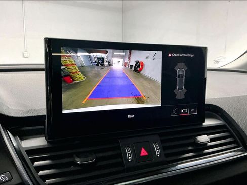 Used 2023 Audi Q5 2.0T Premium w/ Convenience Package image 23