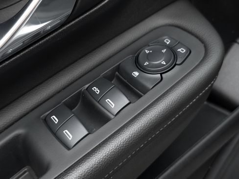 Used 2024 GMC Terrain SLE image 22