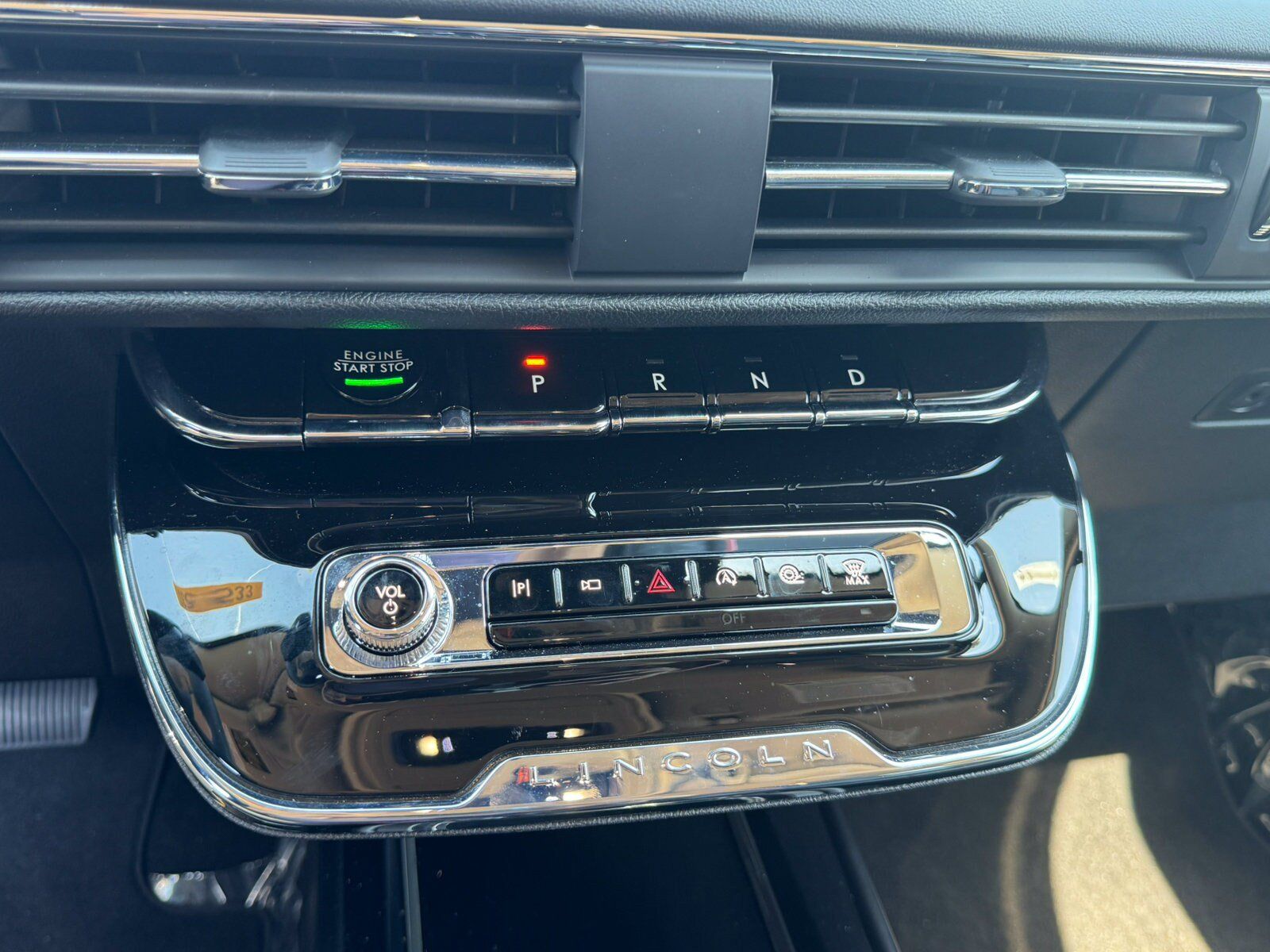 Used 2025 Lincoln Corsair FWD image 28