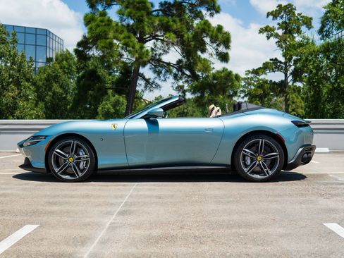 Used 2024 Ferrari Roma Spider RWD image 24