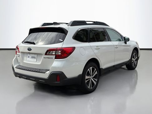 Used 2018 Subaru Outback 2.5i Limited image 3
