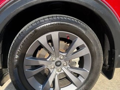 Used 2024 Ford Explorer XLT w/ Equipment Group 202A AWD/4WD image 10