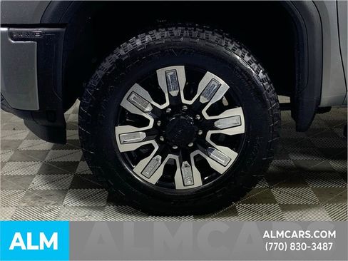 Used 2025 GMC Sierra 3500 Denali w/ Denali Reserve Package image 17