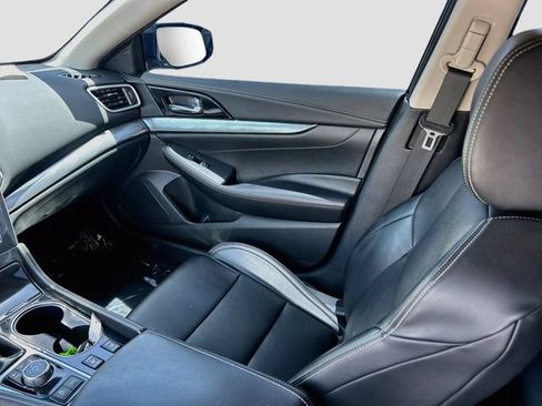 Used 2022 Nissan Maxima SV w/ Floor Mat Group FWD image 5
