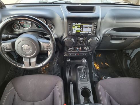 Used 2014 Jeep Wrangler Unlimited Rubicon w/ Connectivity Group image 26