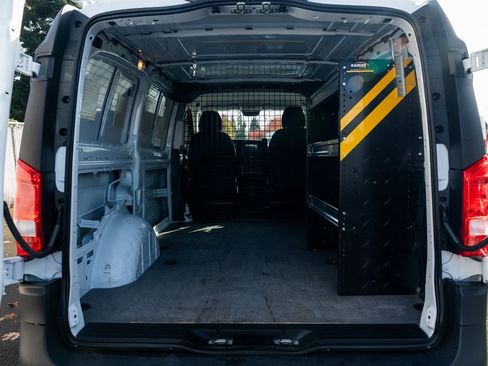 Used 2023 Mercedes-Benz Metris image 7