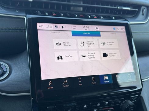 Used 2021 Jeep Grand Cherokee L Limited w/ Luxury Tech Group II image 24