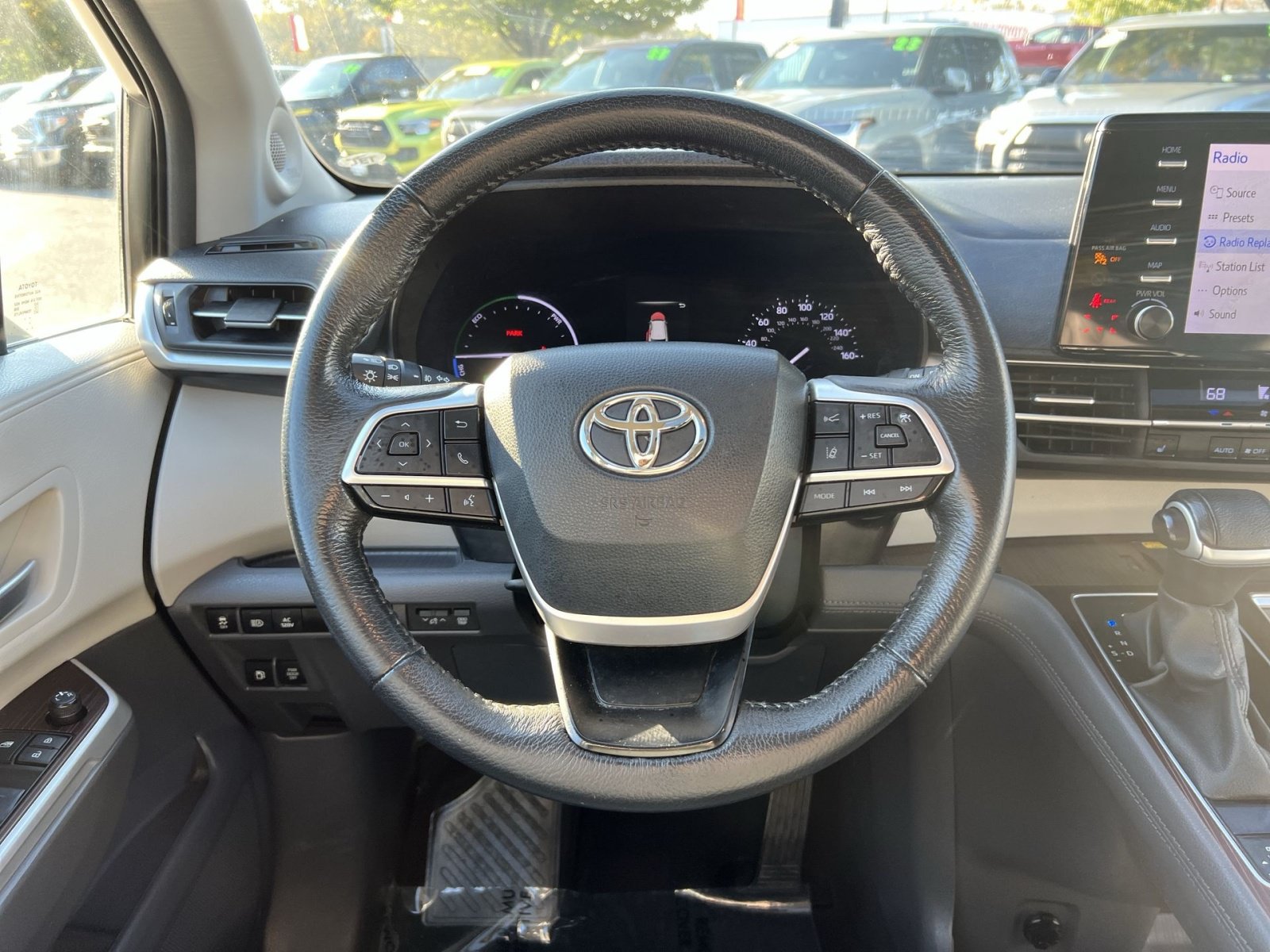 Used 2024 Toyota Sienna XLE w/ XLE Plus Package AWD/4WD image 16