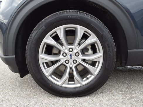 Used 2023 Ford Explorer XLT w/ Equipment Group 202A image 27