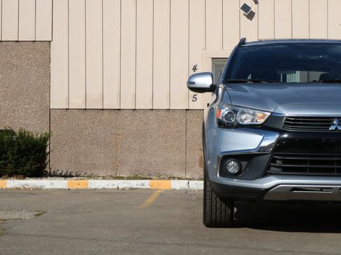 Used 2017 Mitsubishi Outlander Sport SEL image 3