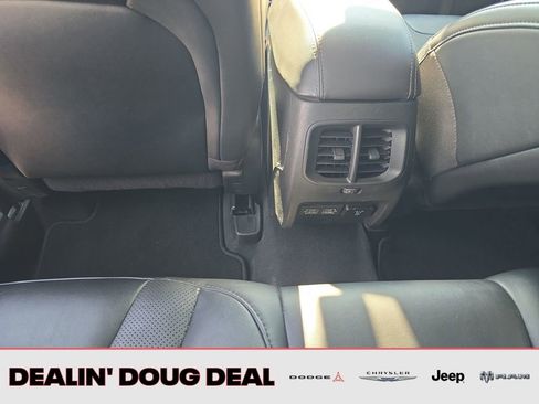 Used 2023 Jeep Cherokee Altitude Lux image 26