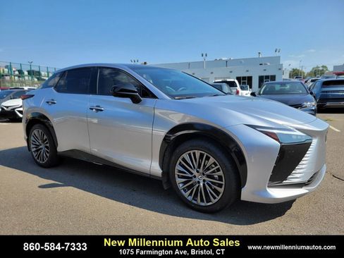 Used 2023 Lexus RZ 450e Premium image 7