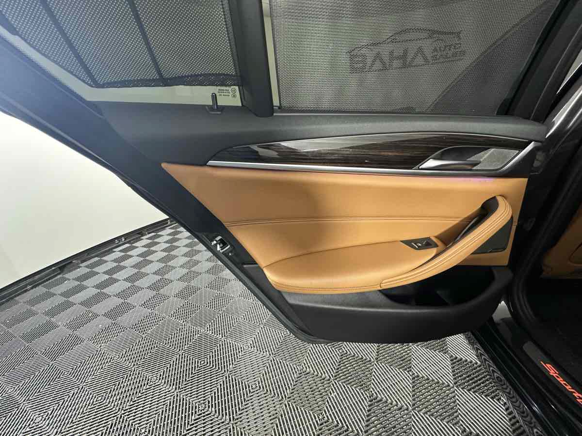 Used 2019 BMW 540i w/ Premium Package RWD image 18