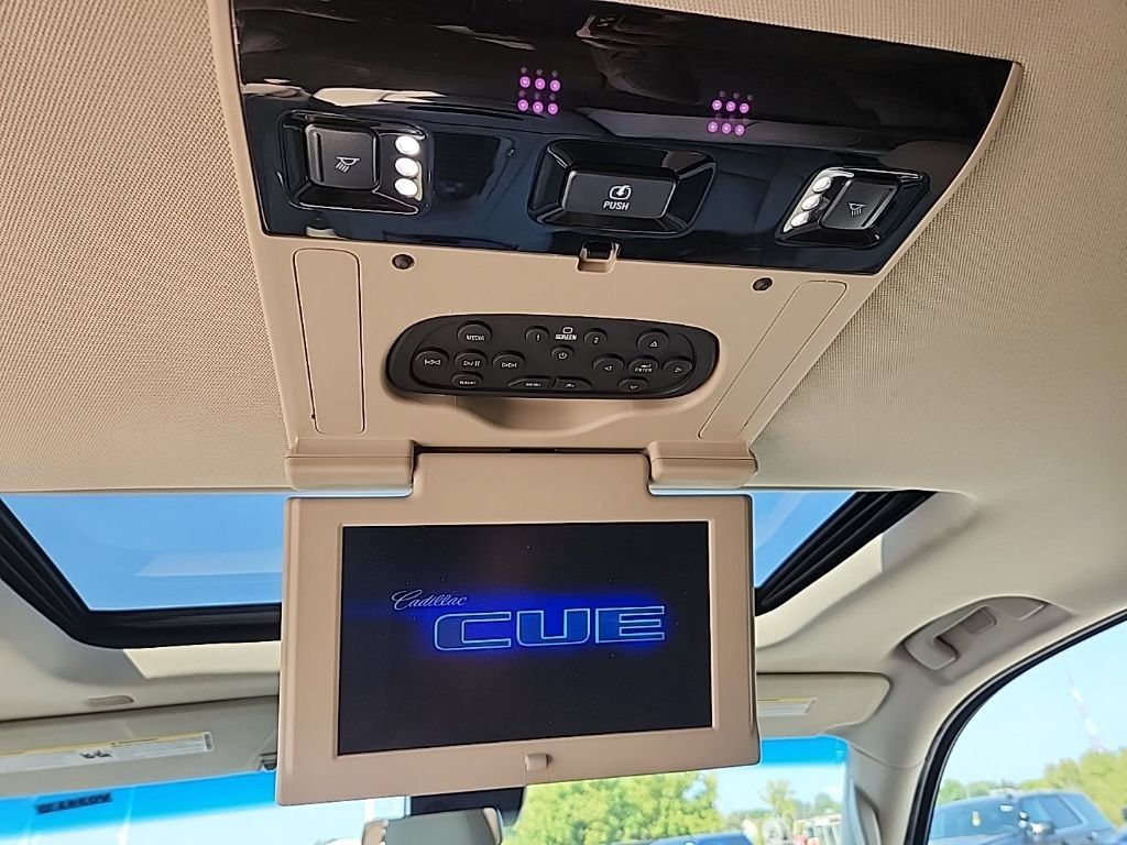 Certified 2018 Cadillac Escalade Premium Luxury AWD/4WD image 39