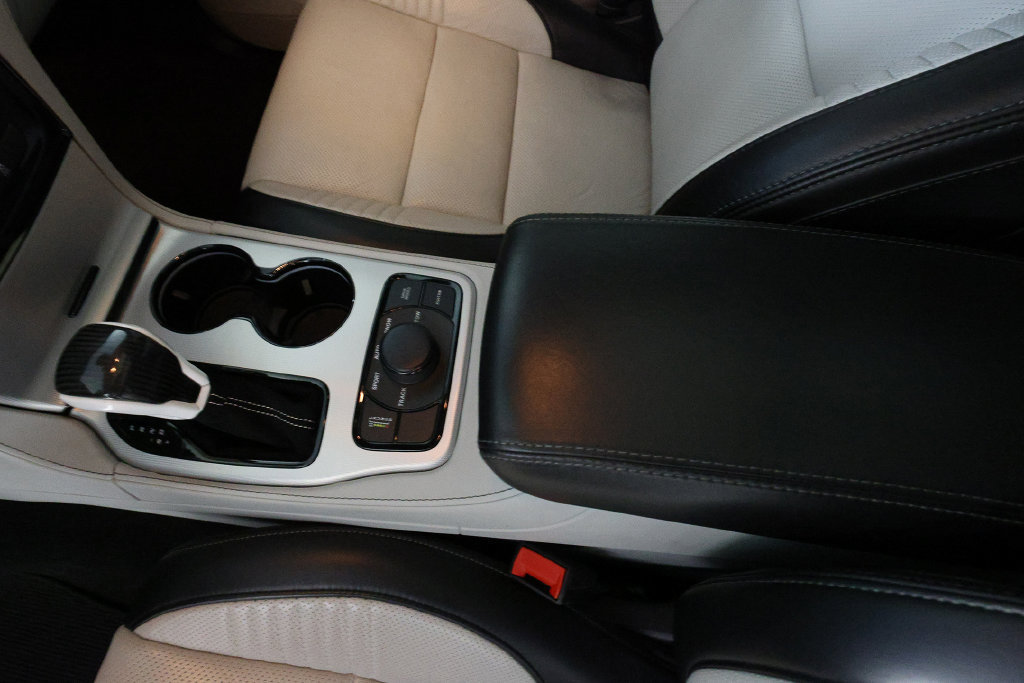 Used 2021 Jeep Grand Cherokee Trackhawk AWD/4WD image 35