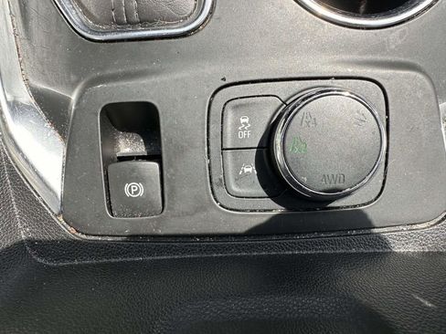 Used 2021 Chevrolet Traverse LT AWD/4WD image 25
