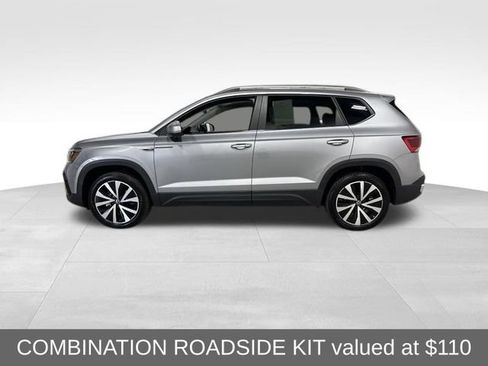 Certified 2023 Volkswagen Taos SE w/ Panoramic Sunroof Package FWD image 10